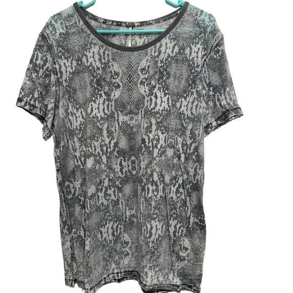 Fre People women’s Tourist Tee. Snake combo print. Size medium - Picture 1 of 7